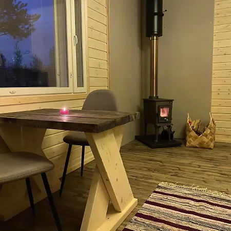 Деревянный коттедж Aurora Husky Hut Инари