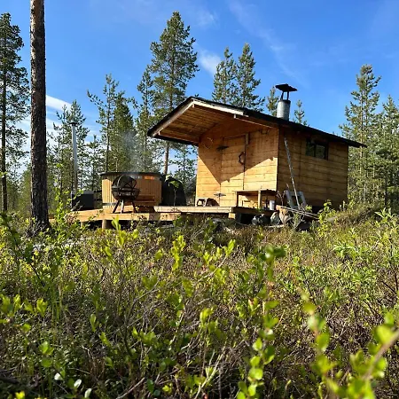 Aurora Husky Hut
