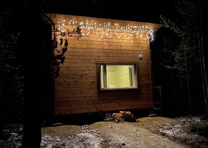 Aurora Husky Hut * 이나리